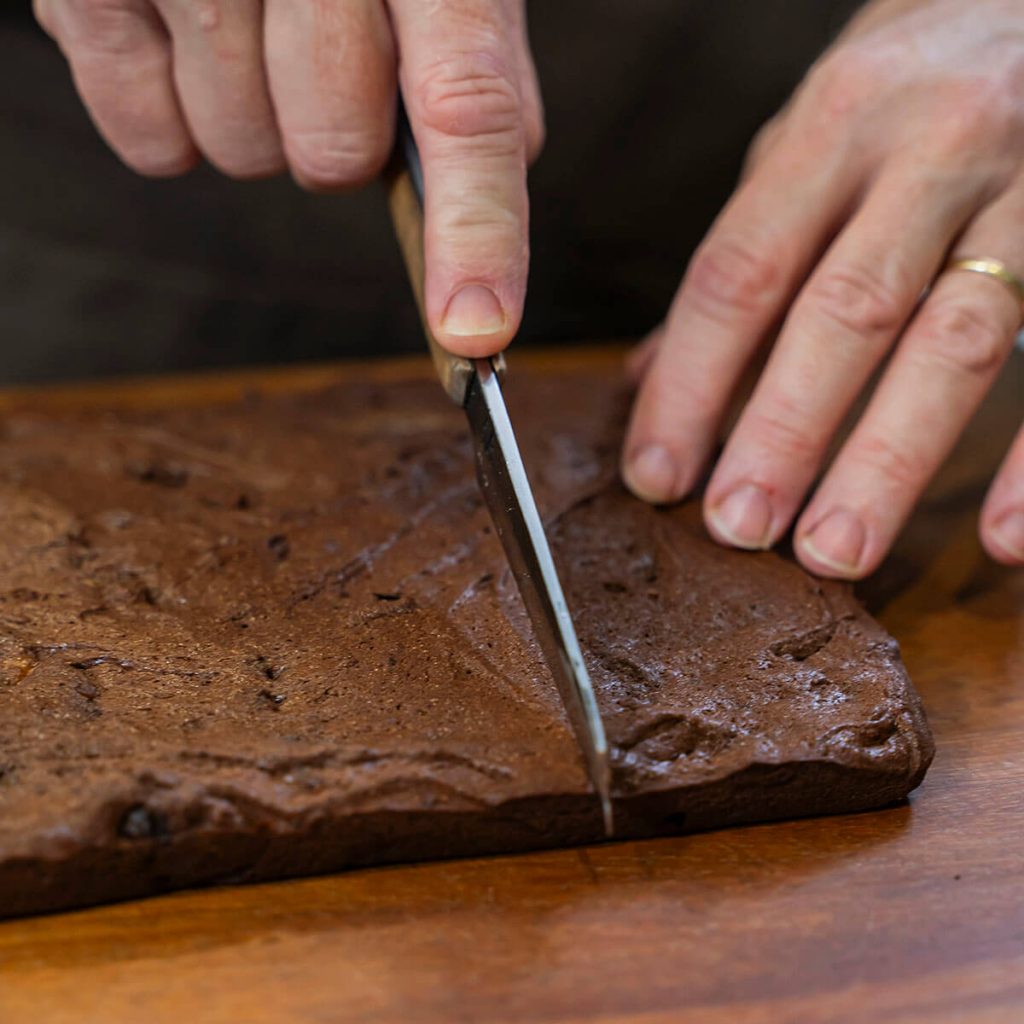 10. Brownie de castanas - cortar