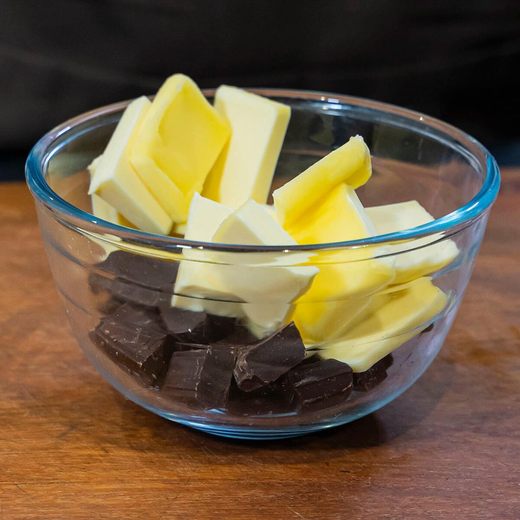 3. Brownie de castanas - derretir mantequilla y chocolate