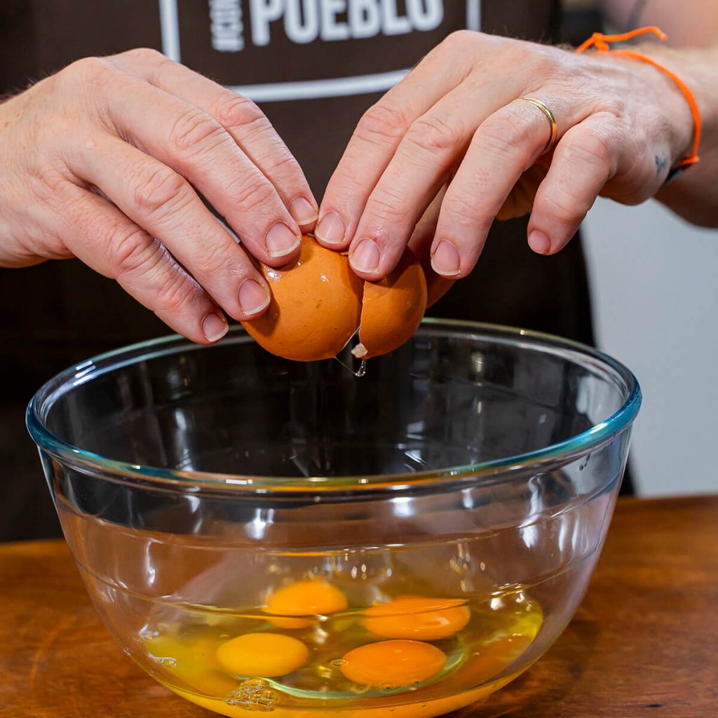 5. Flan de castanas - batir huevos