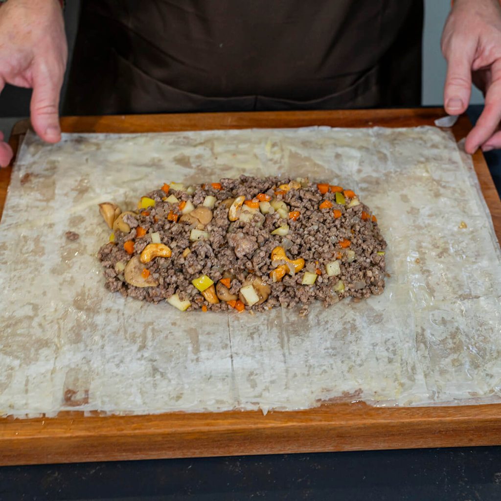 7. Pastel de carne con castanas - relleno masa filo